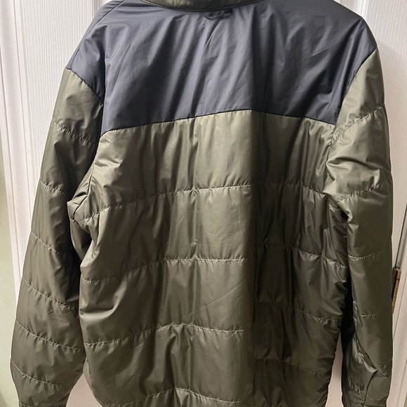 The North Face Men's Green and Black Puffer Jacket - Picture 6 of 6